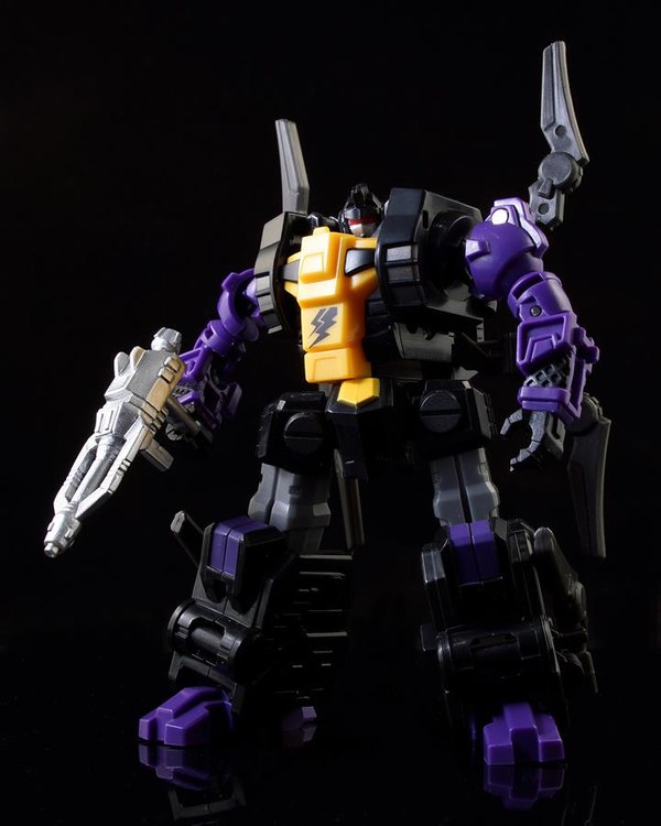 Maiden Japan Junkticon Blasters   New Images Show Armed Up Action Figures  (17 of 32)